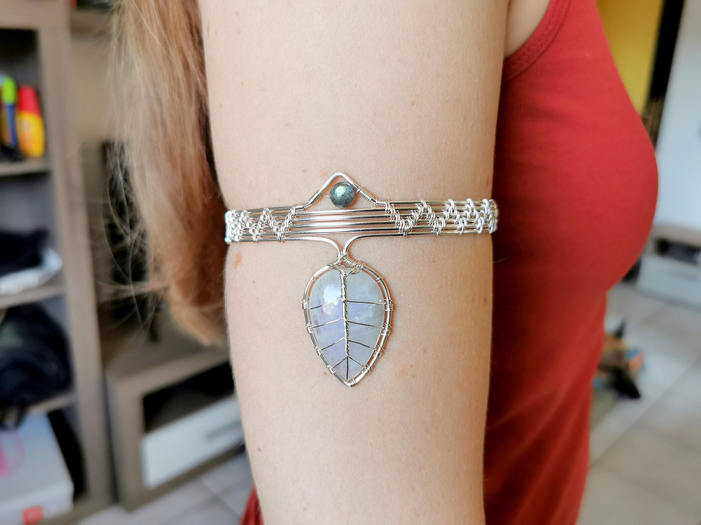 Leaf arm ring with a moonstone gemstone