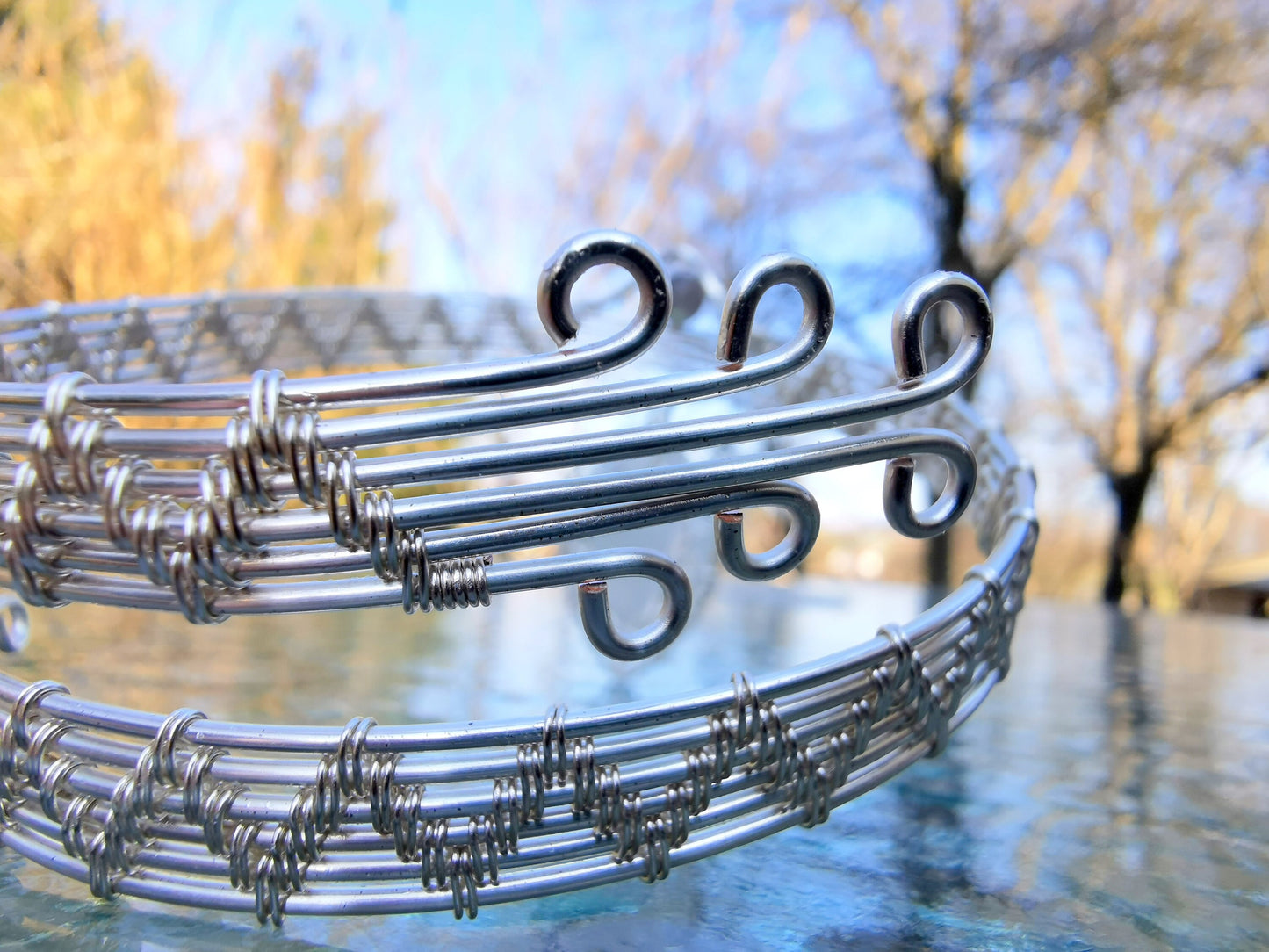 Leaf arm ring with a moonstone gemstone