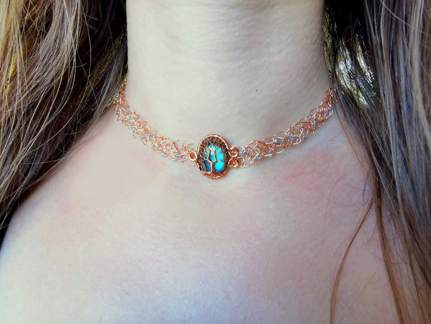 Wire crochet choker with a labradorite gemstone