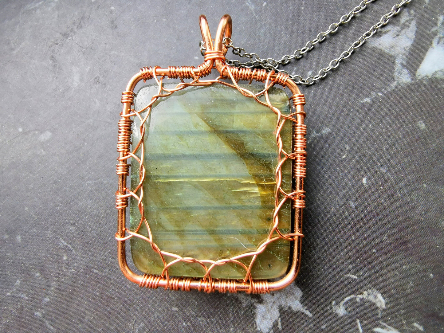 Tree pendant with a labradorite gemstone