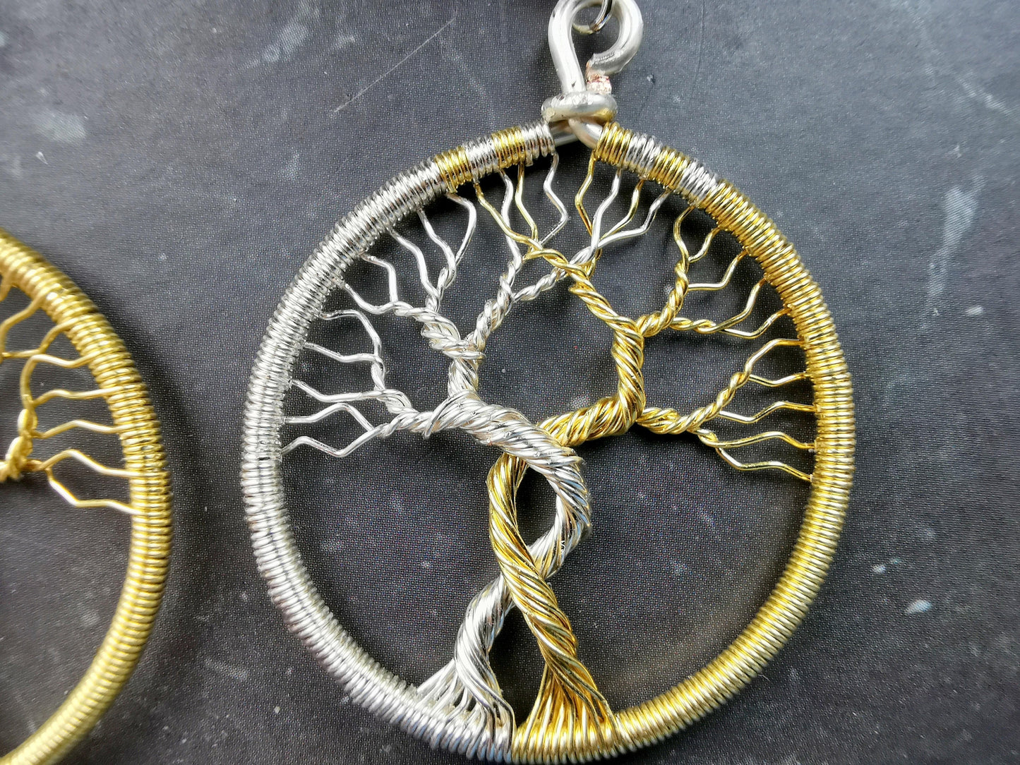 Fantasy inspired earrings: The Two Trees