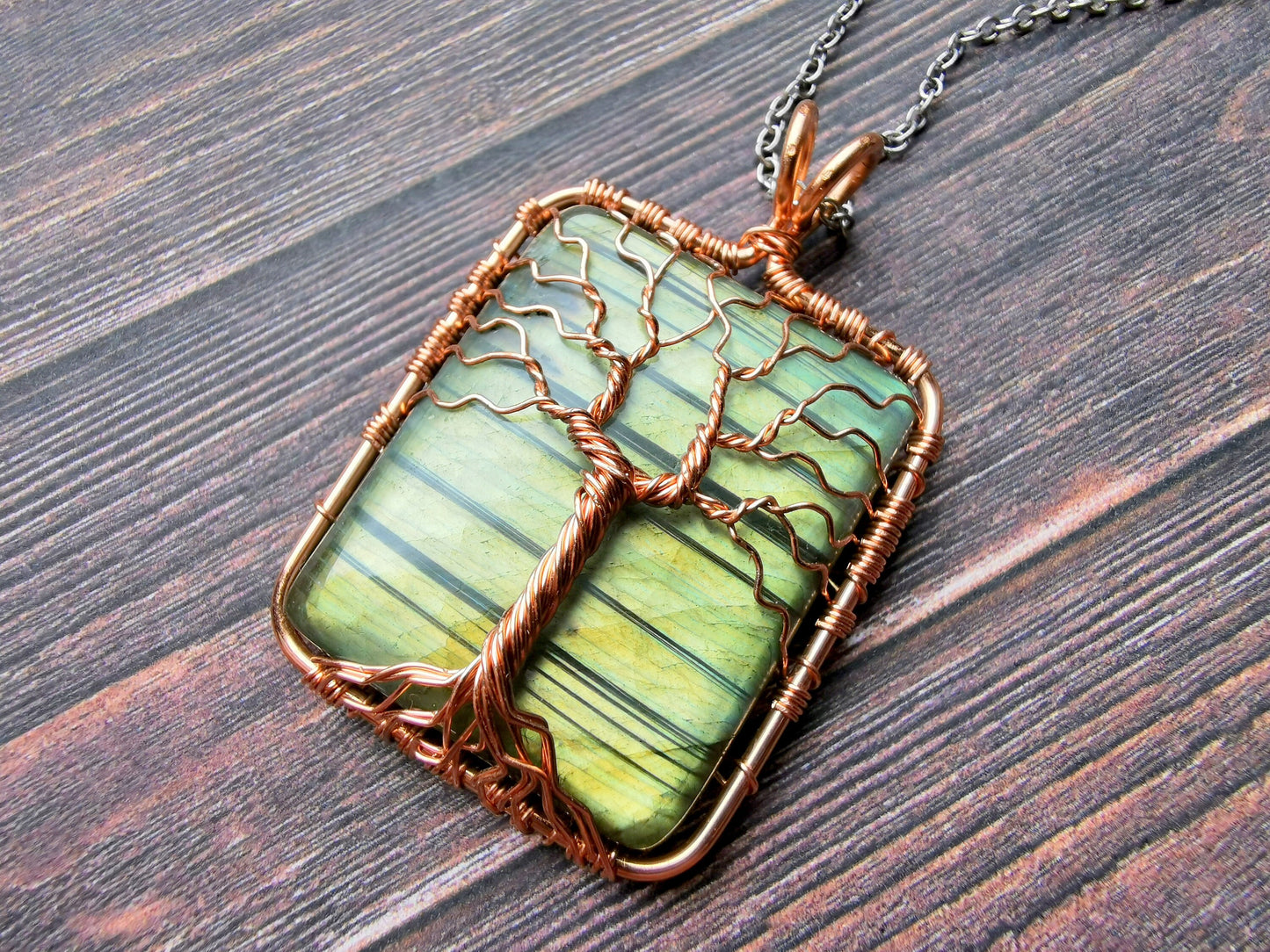 Tree pendant with a labradorite gemstone