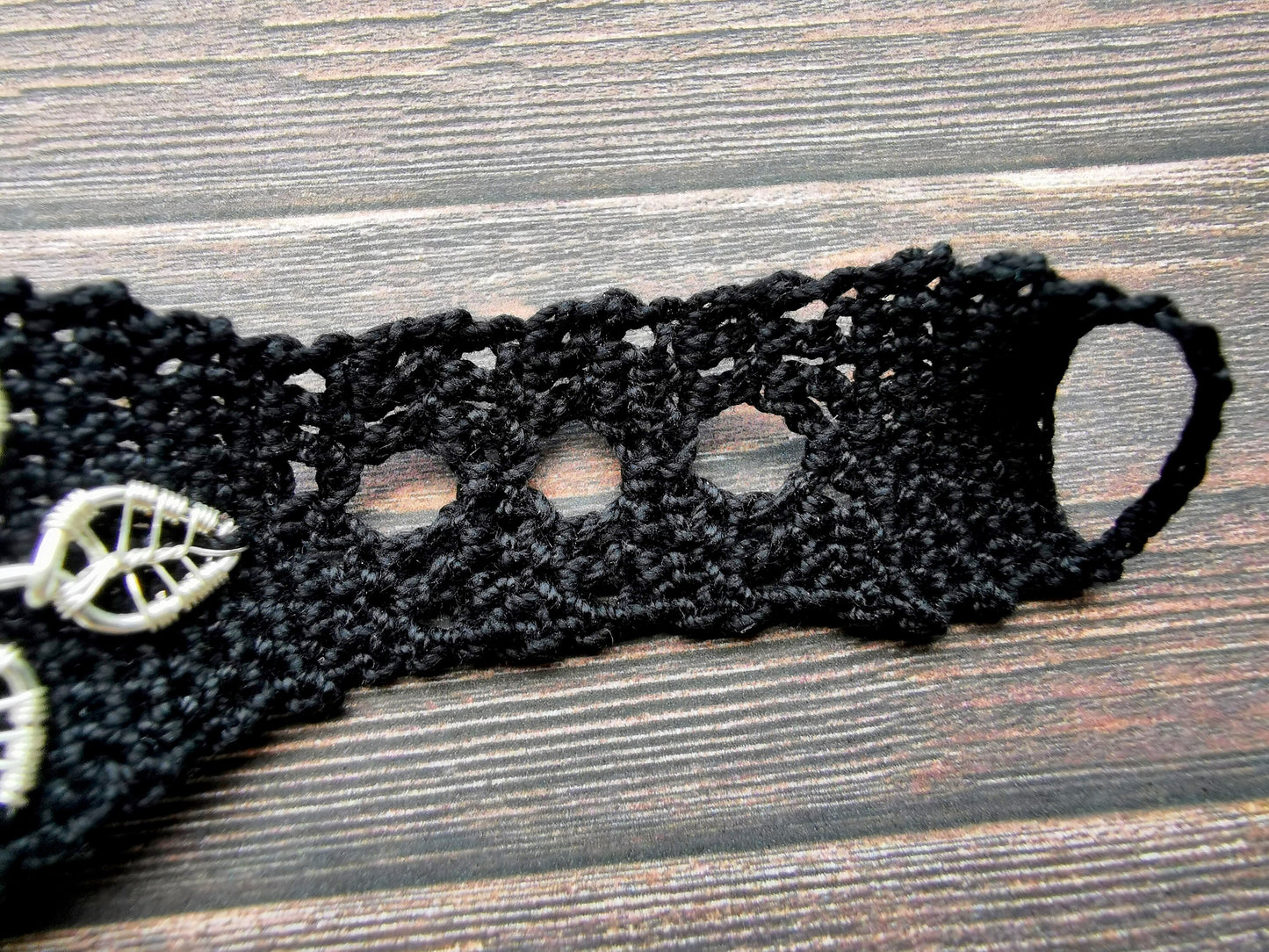 Crochet tree bracelet with a tiger's eye gemstone