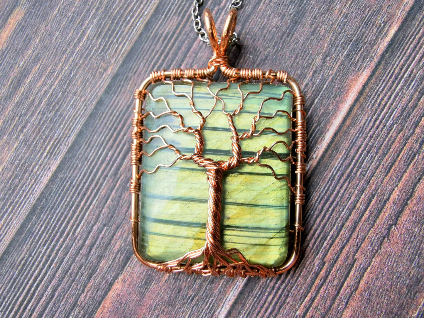 Tree pendant with a labradorite gemstone