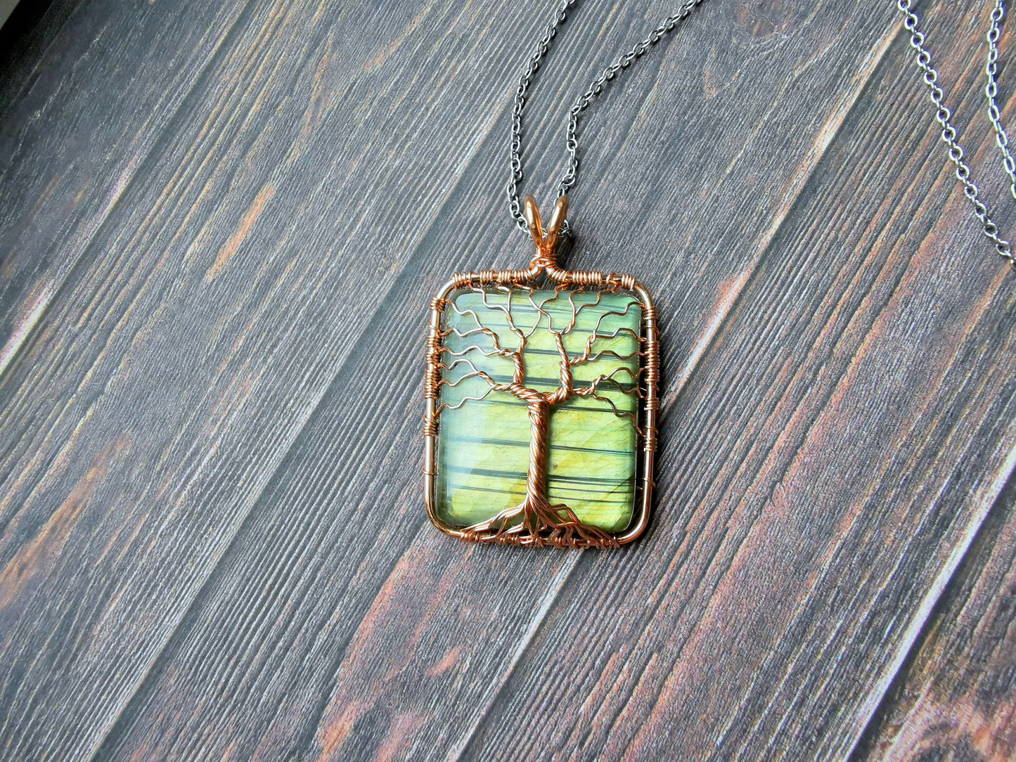 Tree pendant with a labradorite gemstone