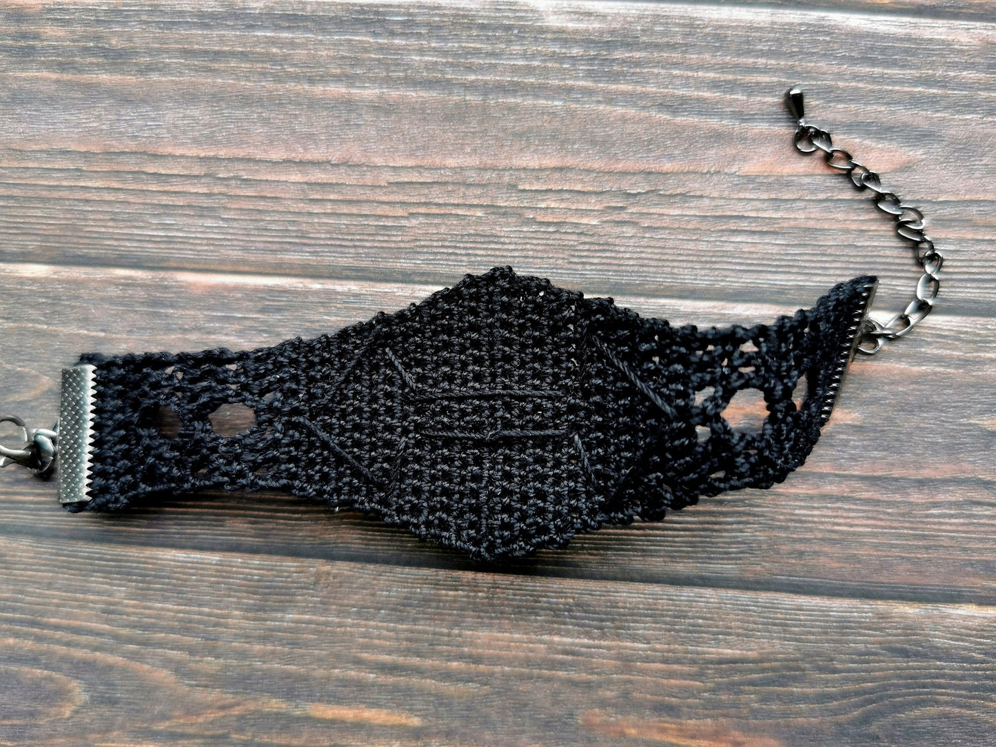 Crochet tree bracelet with a labradorite gemstone