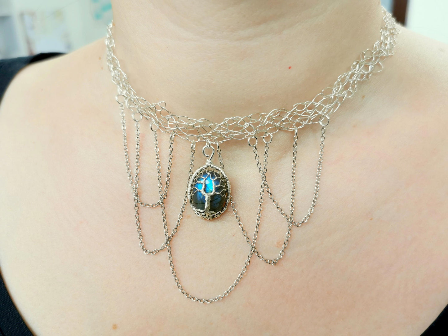 Wire crochet choker with a labradorite
