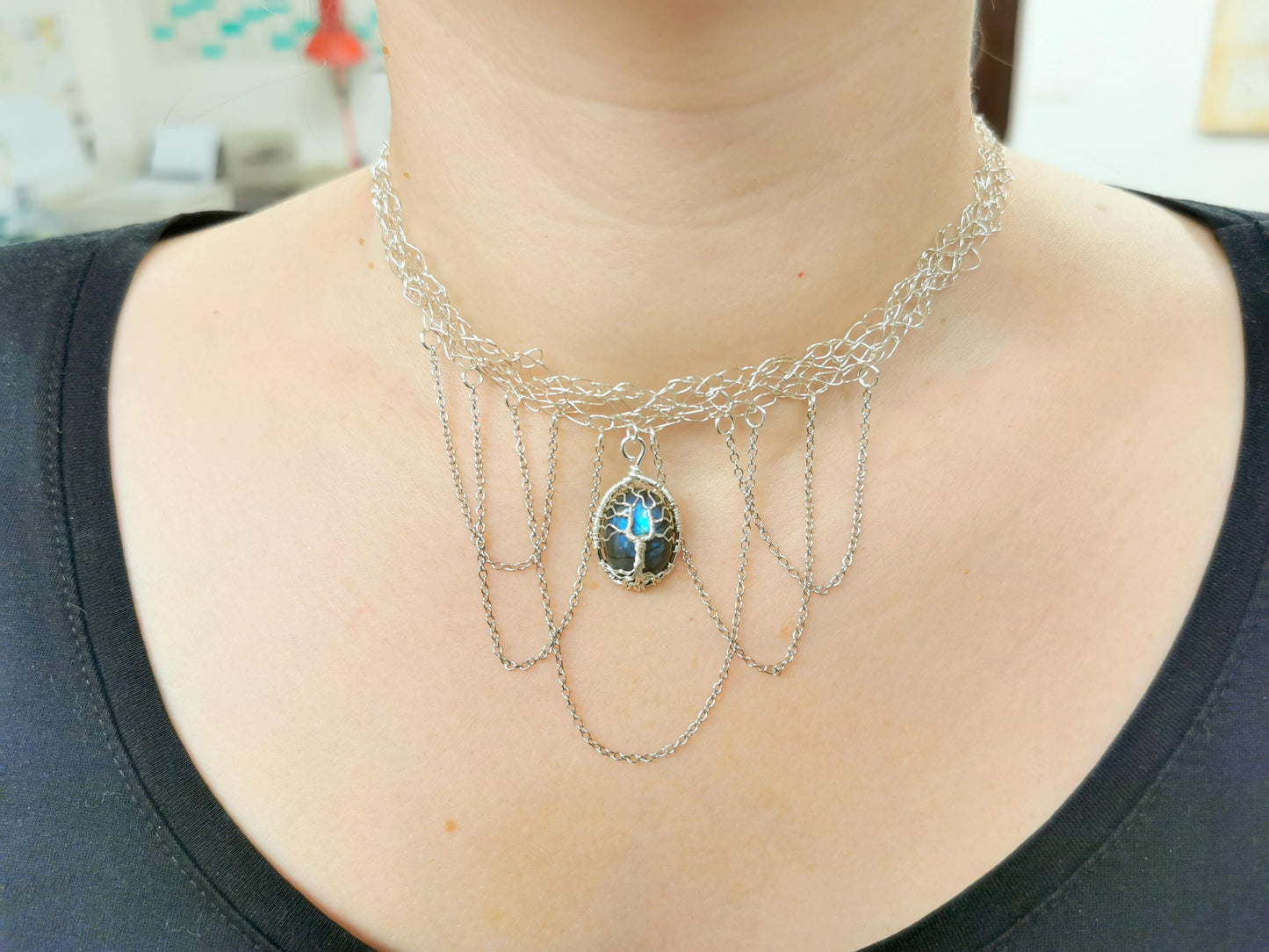 Wire crochet choker with a labradorite