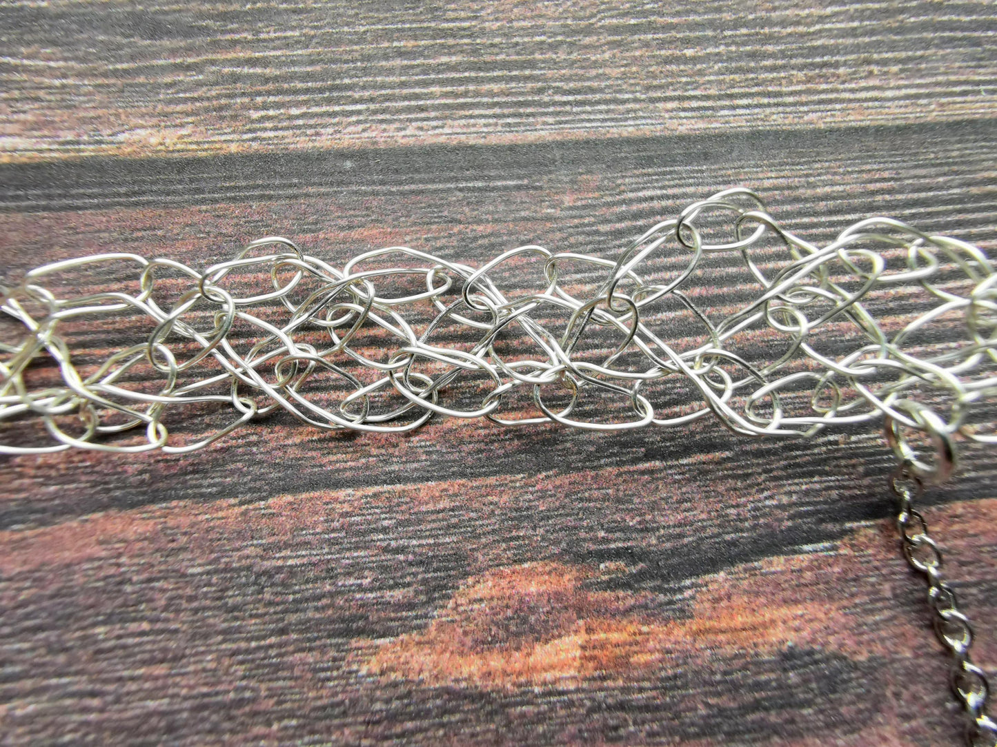 Wire crochet choker with a labradorite