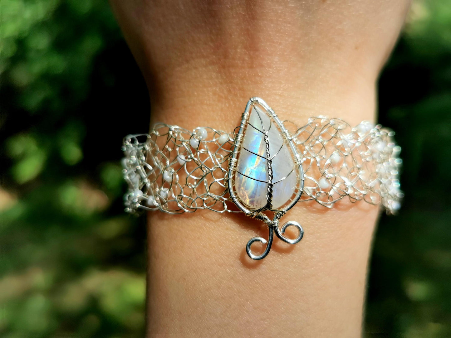 Wire crochet leaf bracelet with a moonstone
