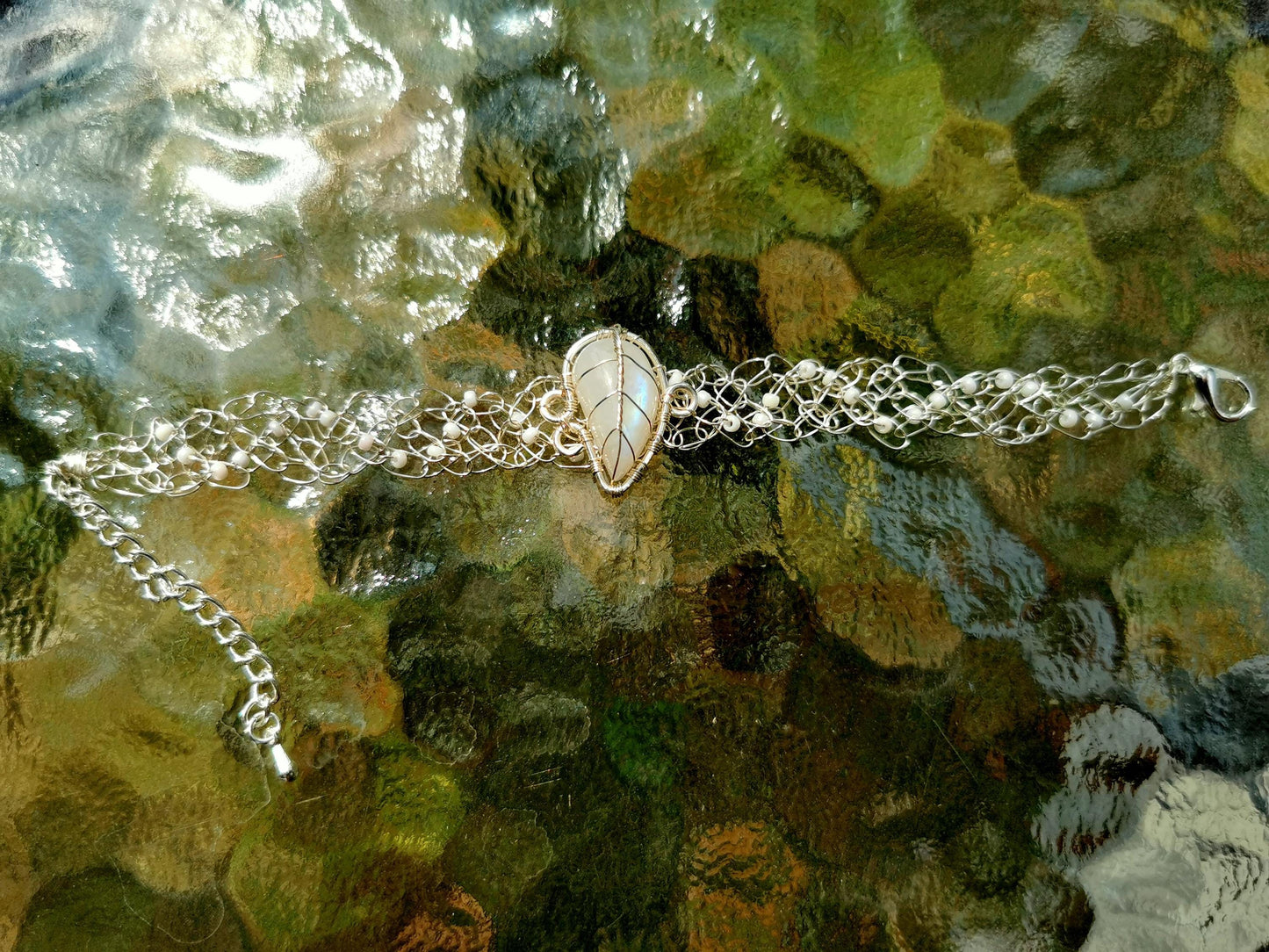 Wire crochet leaf bracelet with a moonstone