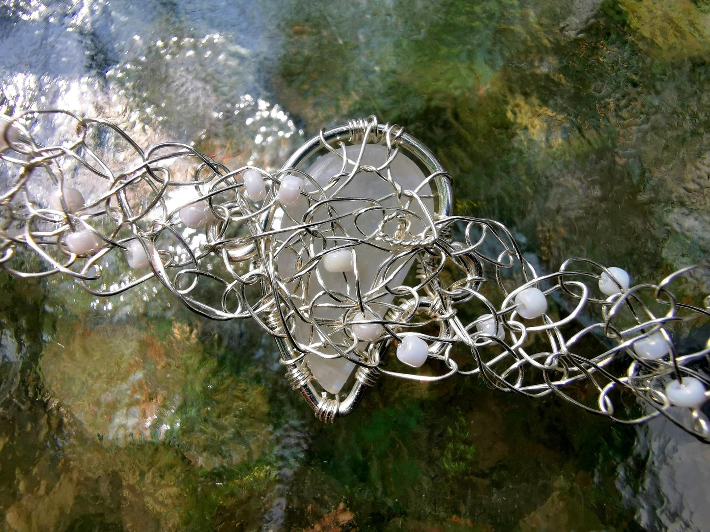 Wire crochet leaf bracelet with a moonstone