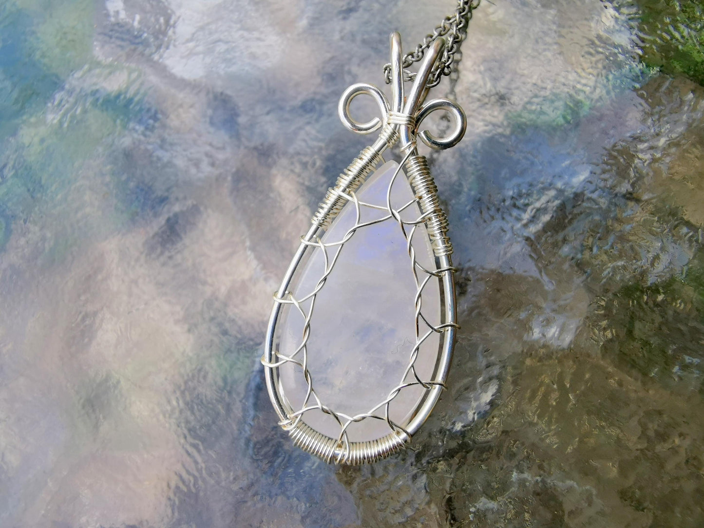 Tree pendant with a moonstone gemstone