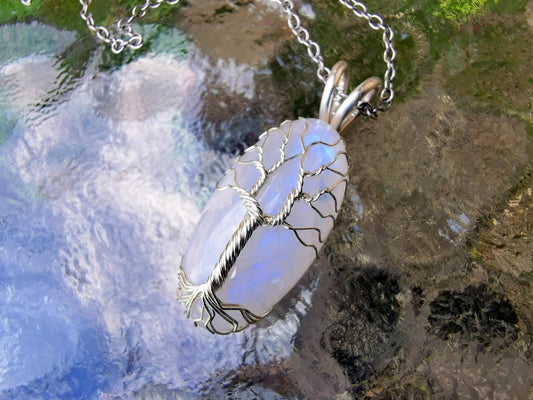 Tree pendant with a moonstone gemstone