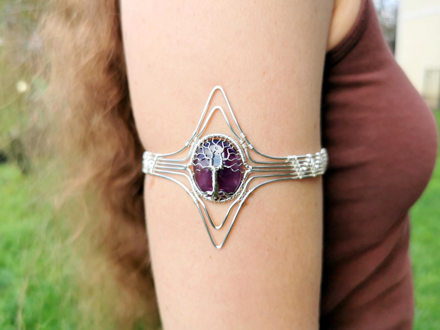 Tree arm ring with an amethyst gemstone