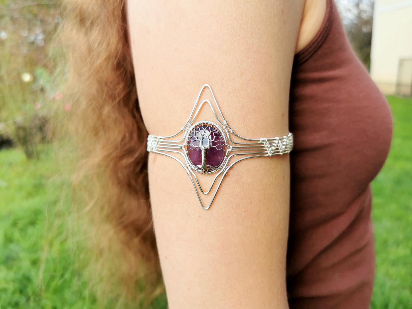 Tree arm ring with an amethyst gemstone