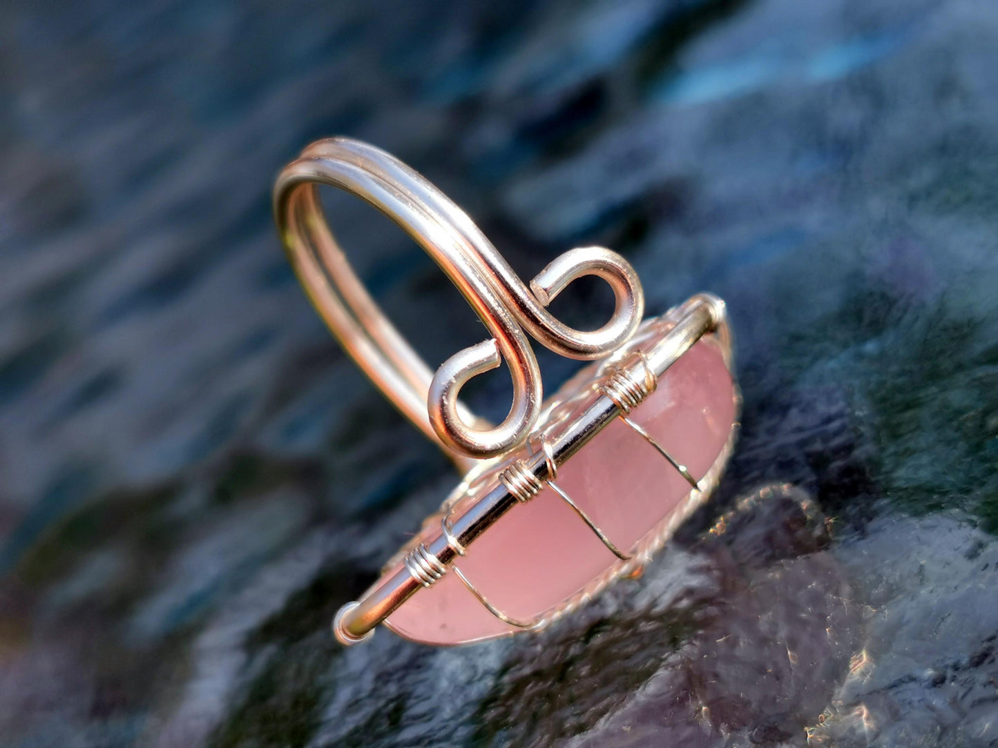 Leaf ring with a rose quartz gemstone