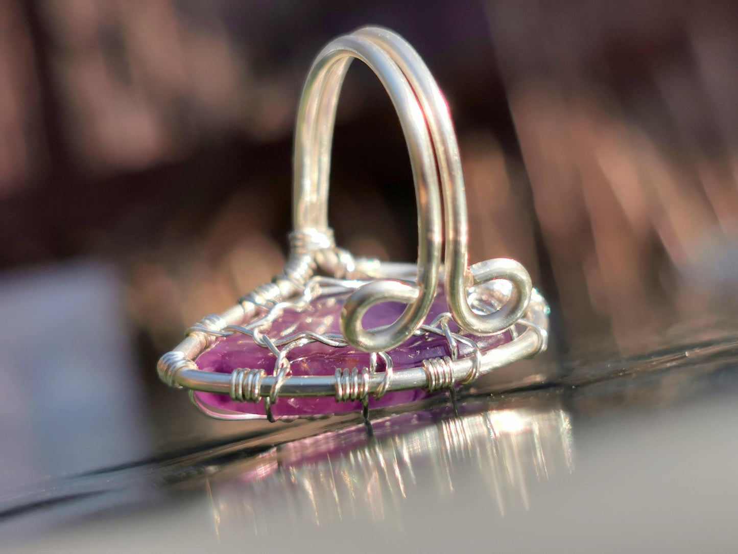 Leaf ring with an amethyst gemstone