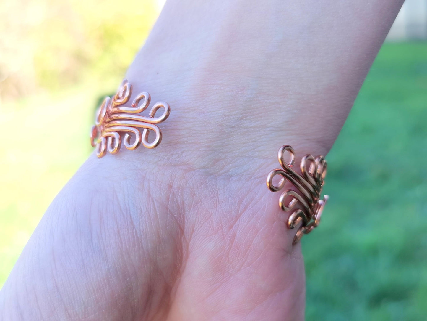 Cuff tree bracelet with a labradorite gemstone