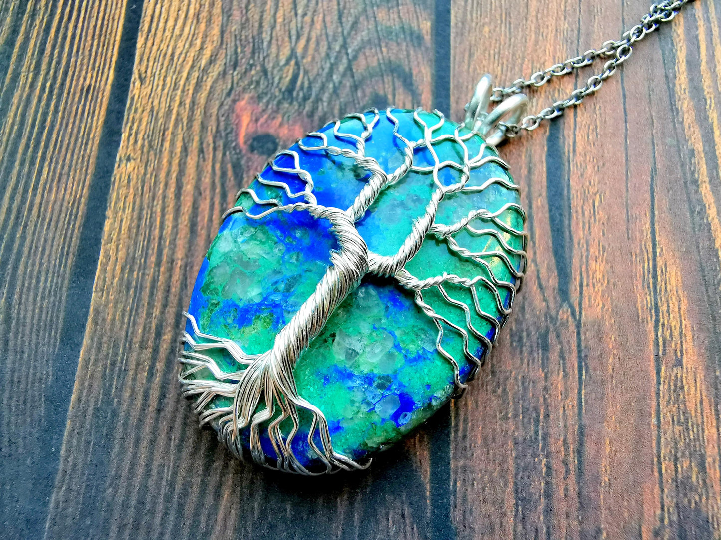 Tree pendant with an azurite gemstone