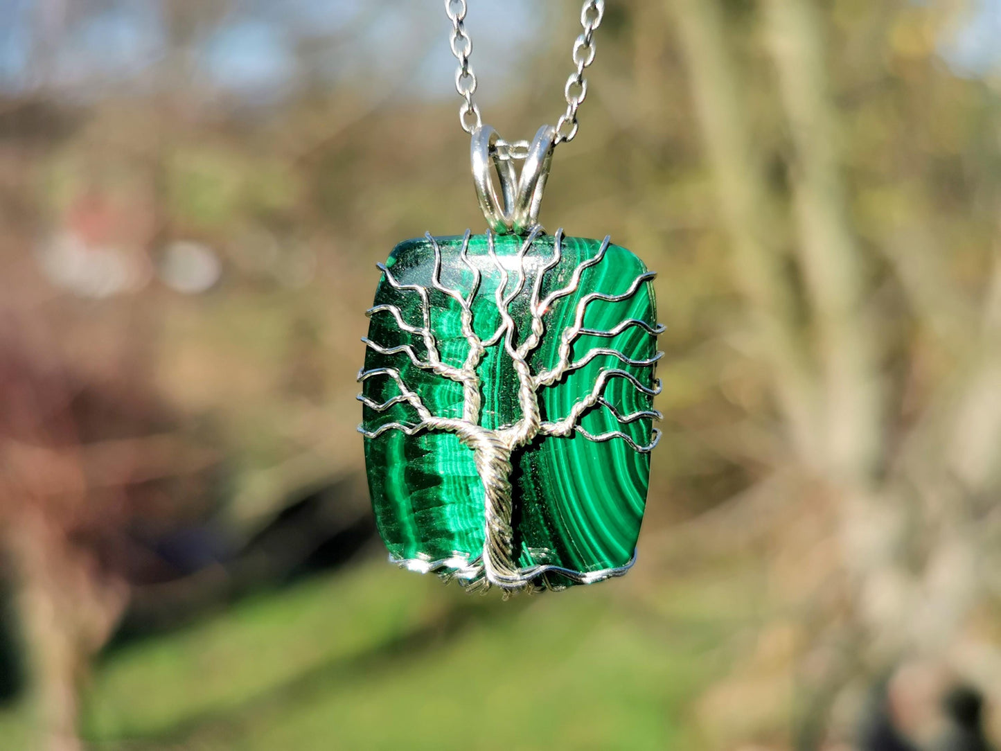 Tree pendant with a malachite gemstone