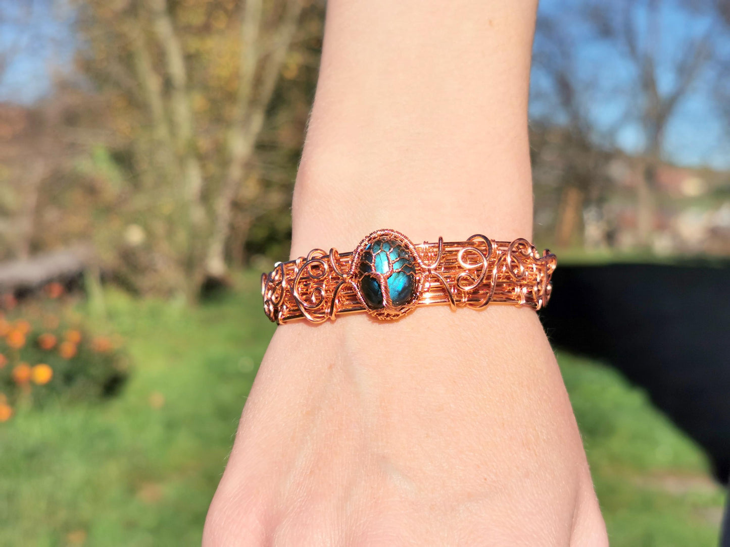 Cuff tree bracelet with a labradorite gemstone