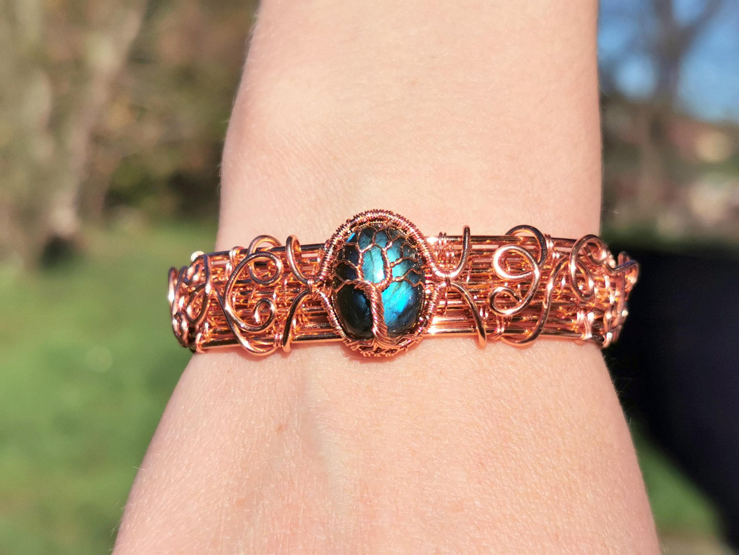 Cuff tree bracelet with a labradorite gemstone