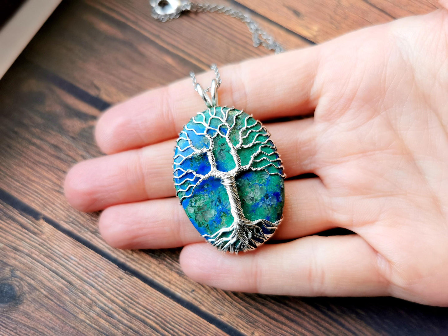 Tree pendant with an azurite gemstone