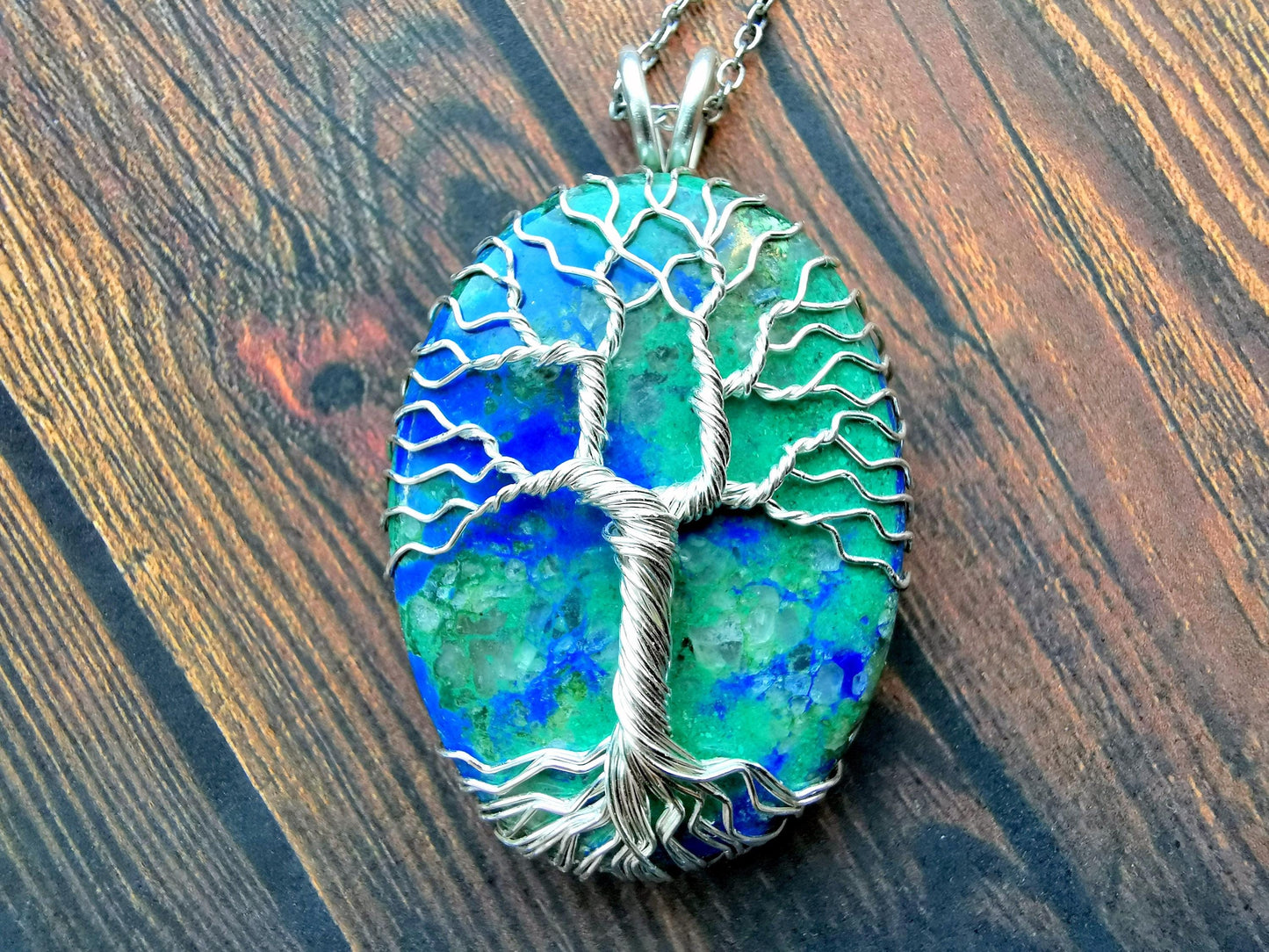 Tree pendant with an azurite gemstone