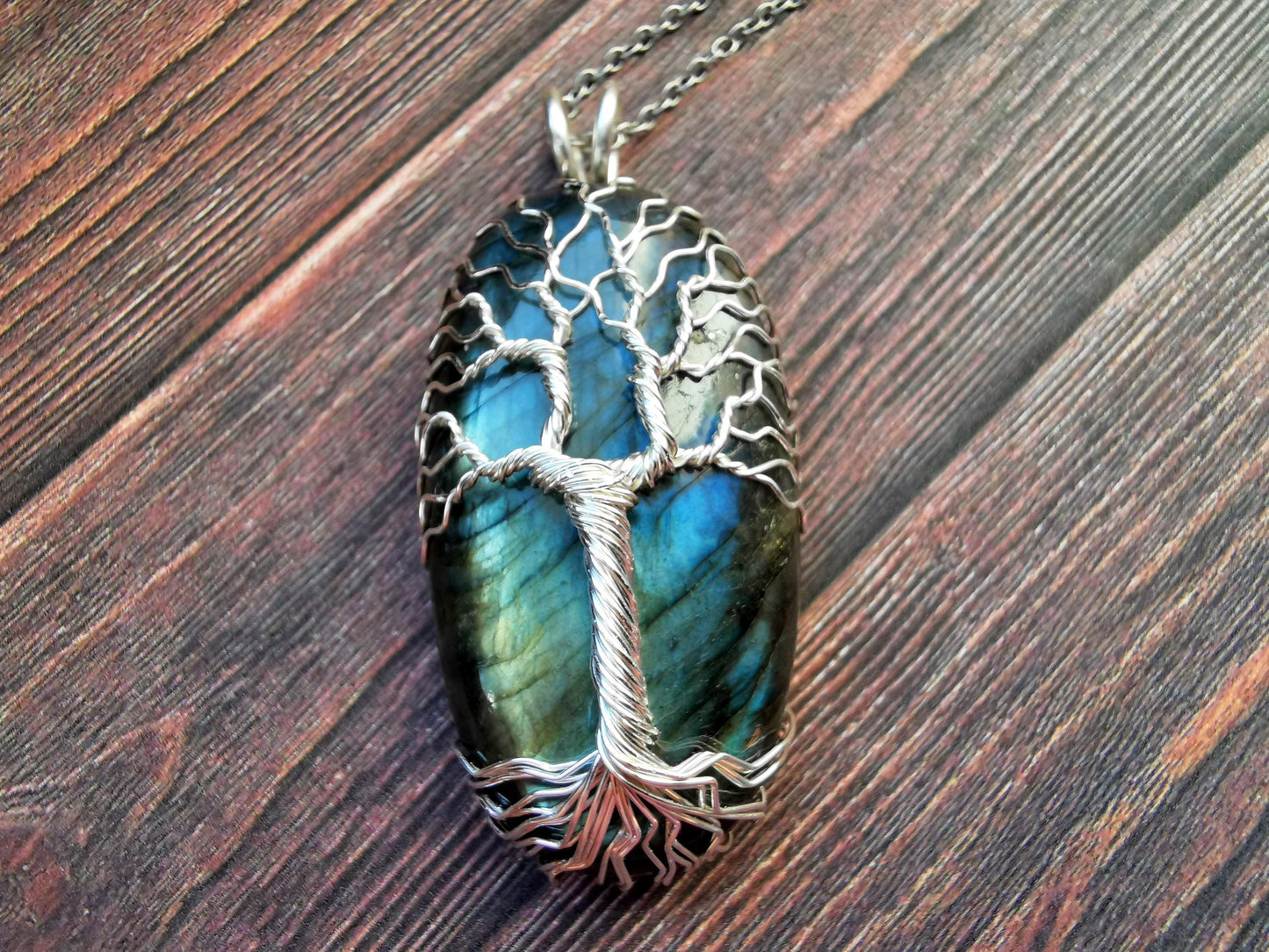 Tree pendant with a labradorite gemstone