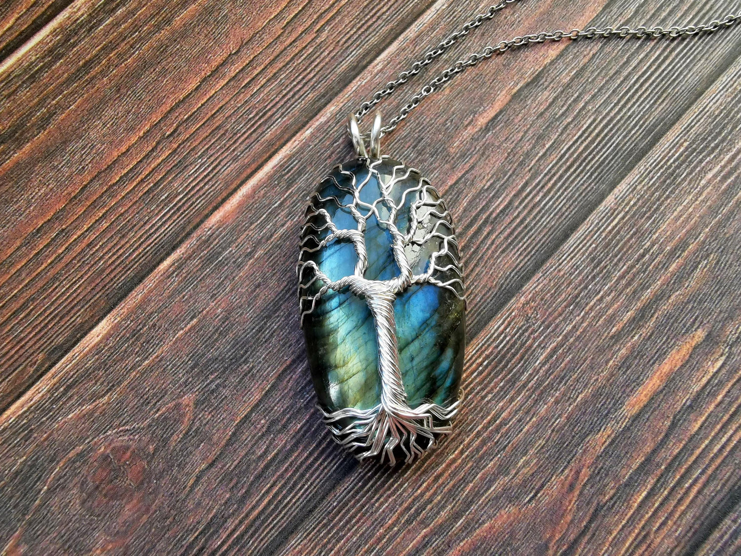 Tree pendant with a labradorite gemstone