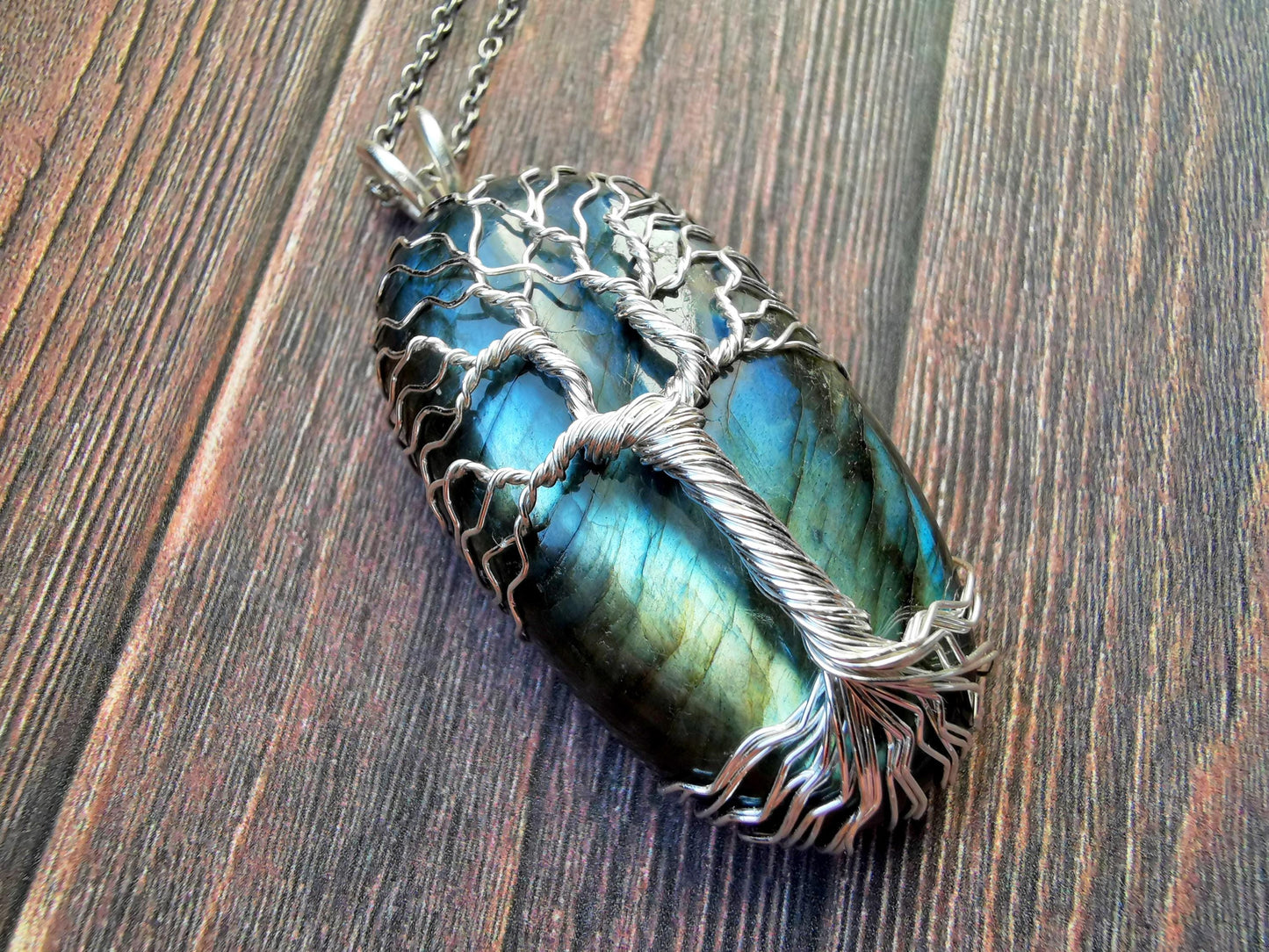 Tree pendant with a labradorite gemstone