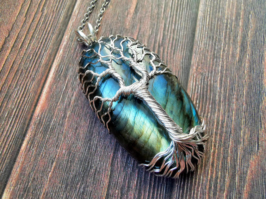 Tree pendant with a labradorite gemstone