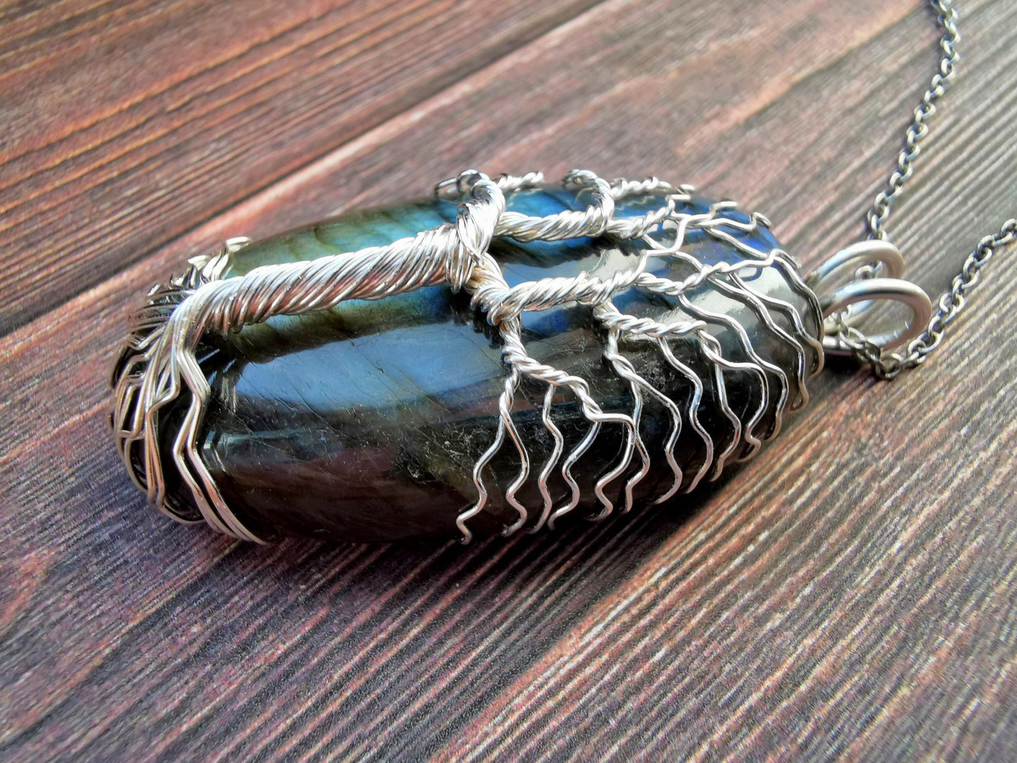 Tree pendant with a labradorite gemstone