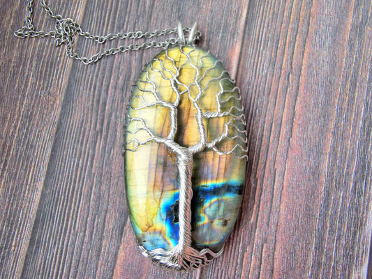 Tree pendant with a labradorite gemstone