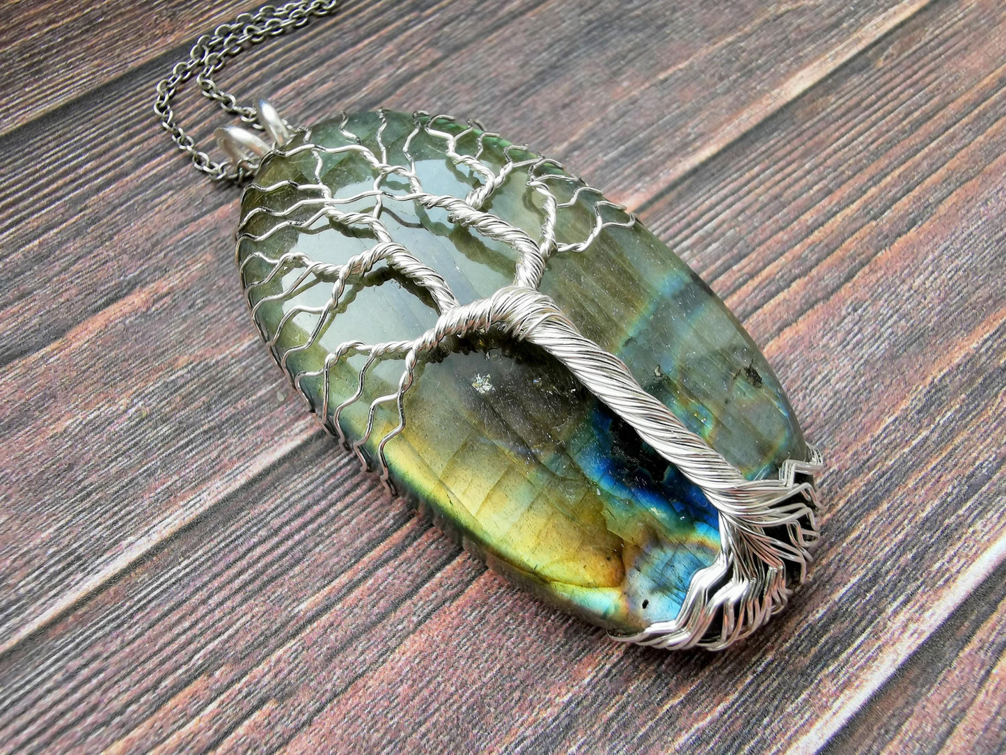 Tree pendant with a labradorite gemstone