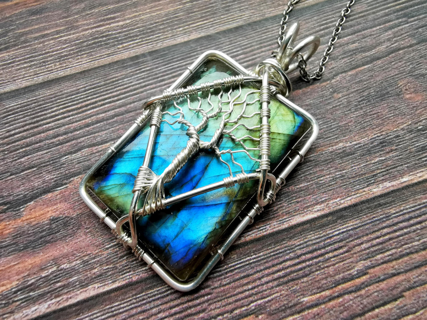 Tree pendant with a labradorite gemstone