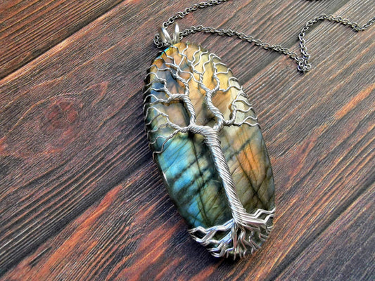 Tree pendant with a labradorite gemstone