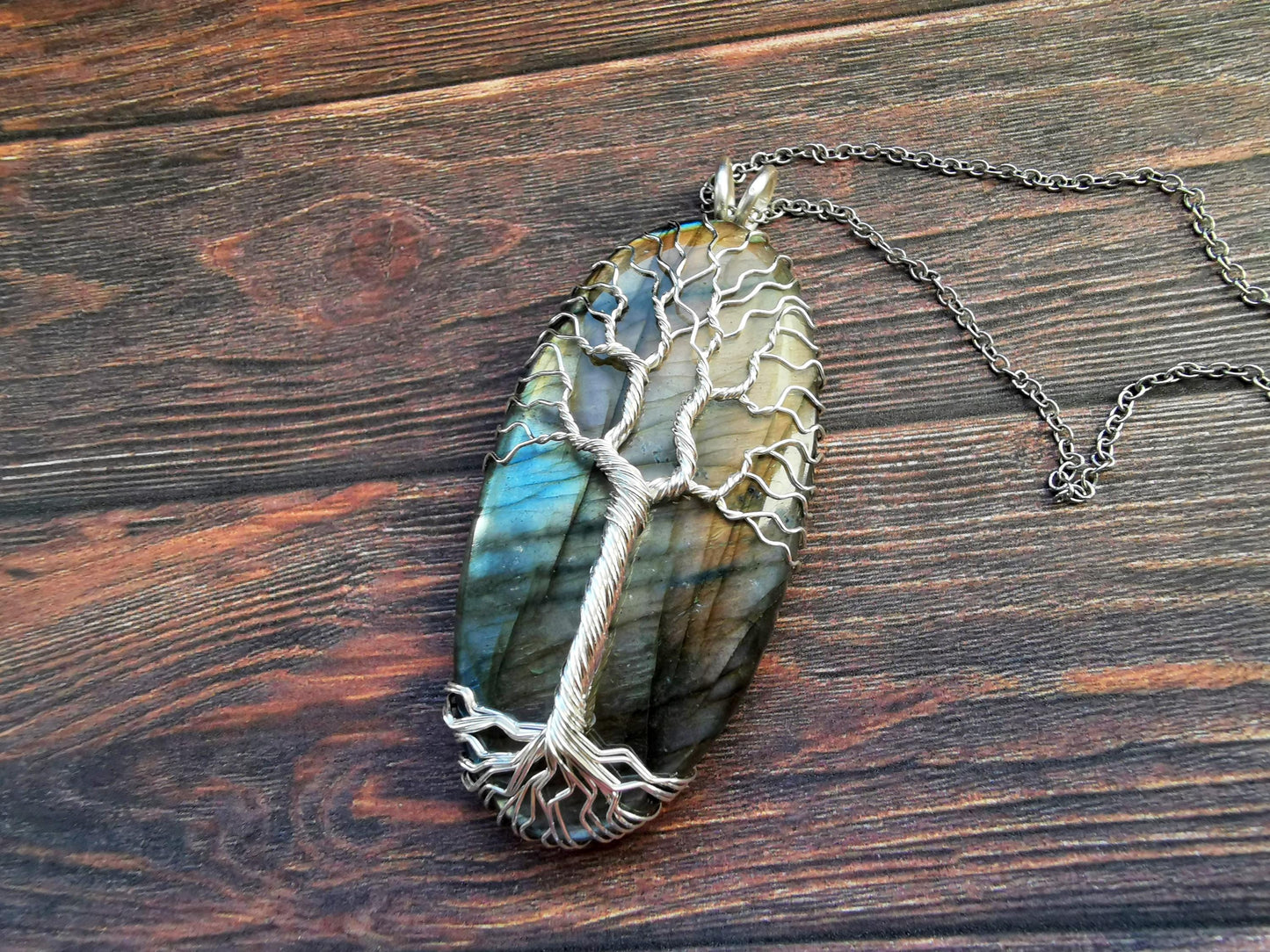 Tree pendant with a labradorite gemstone