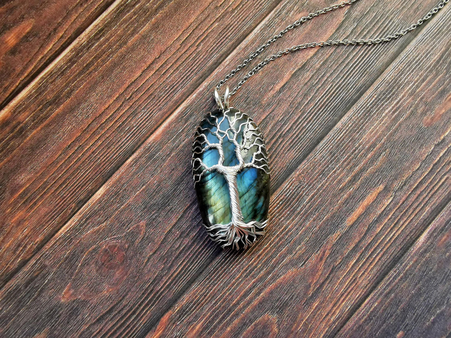 Tree pendant with a labradorite gemstone