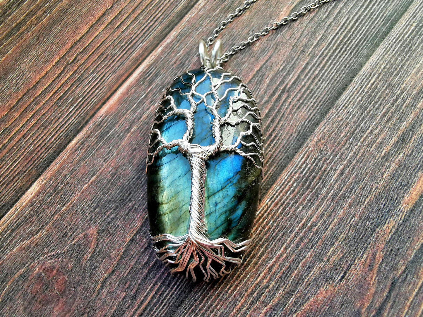 Tree pendant with a labradorite gemstone