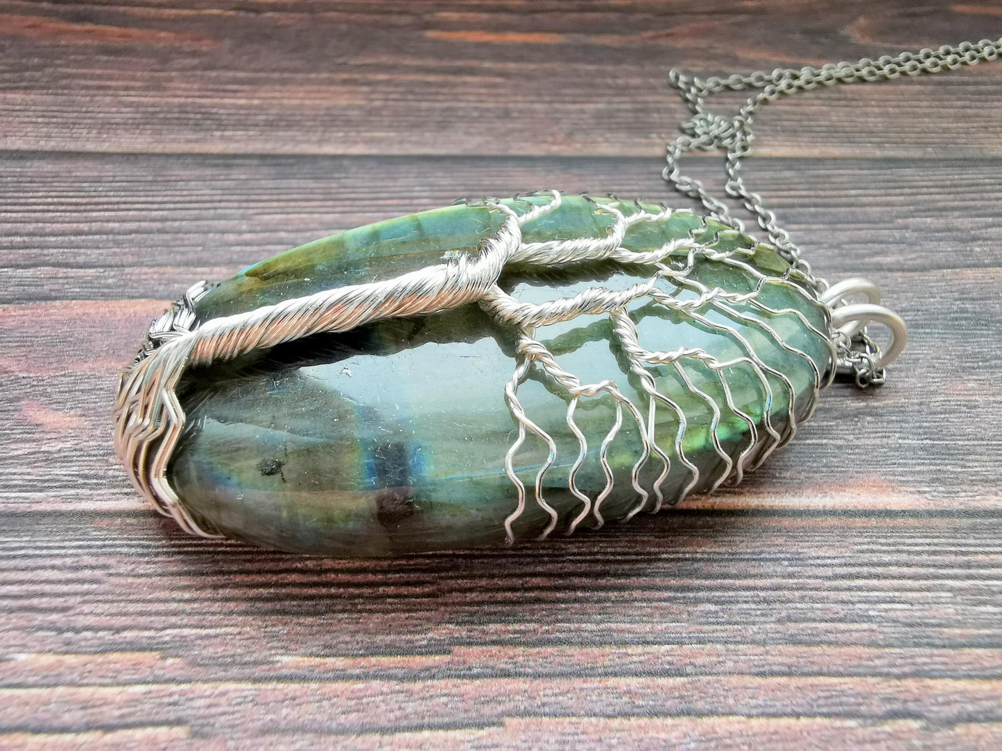 Tree pendant with a labradorite gemstone
