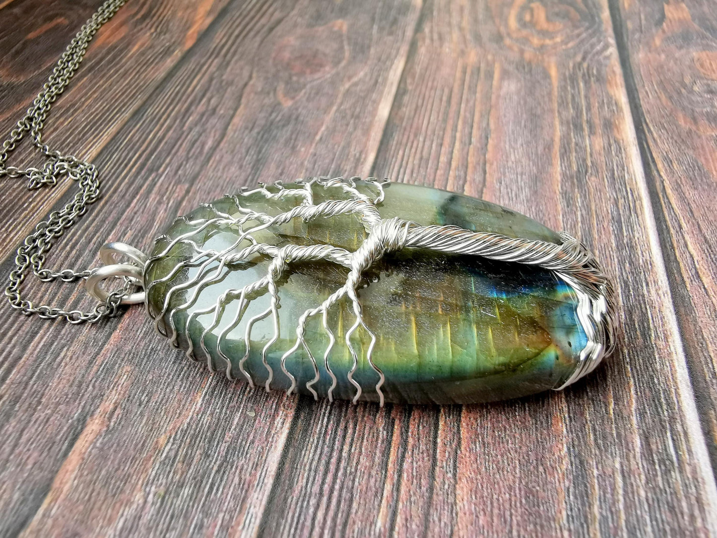 Tree pendant with a labradorite gemstone