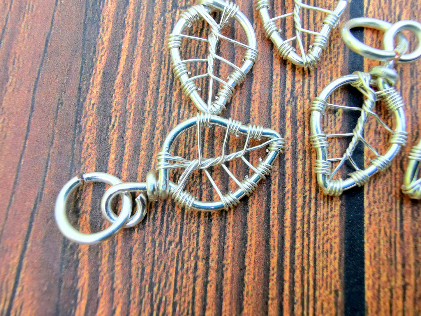 Wire-wrapped leaf charm pendant - Small pendant - 1 pc / 5 pcs / 10 pcs / 20 pcs / 50 pcs / 100 pcs