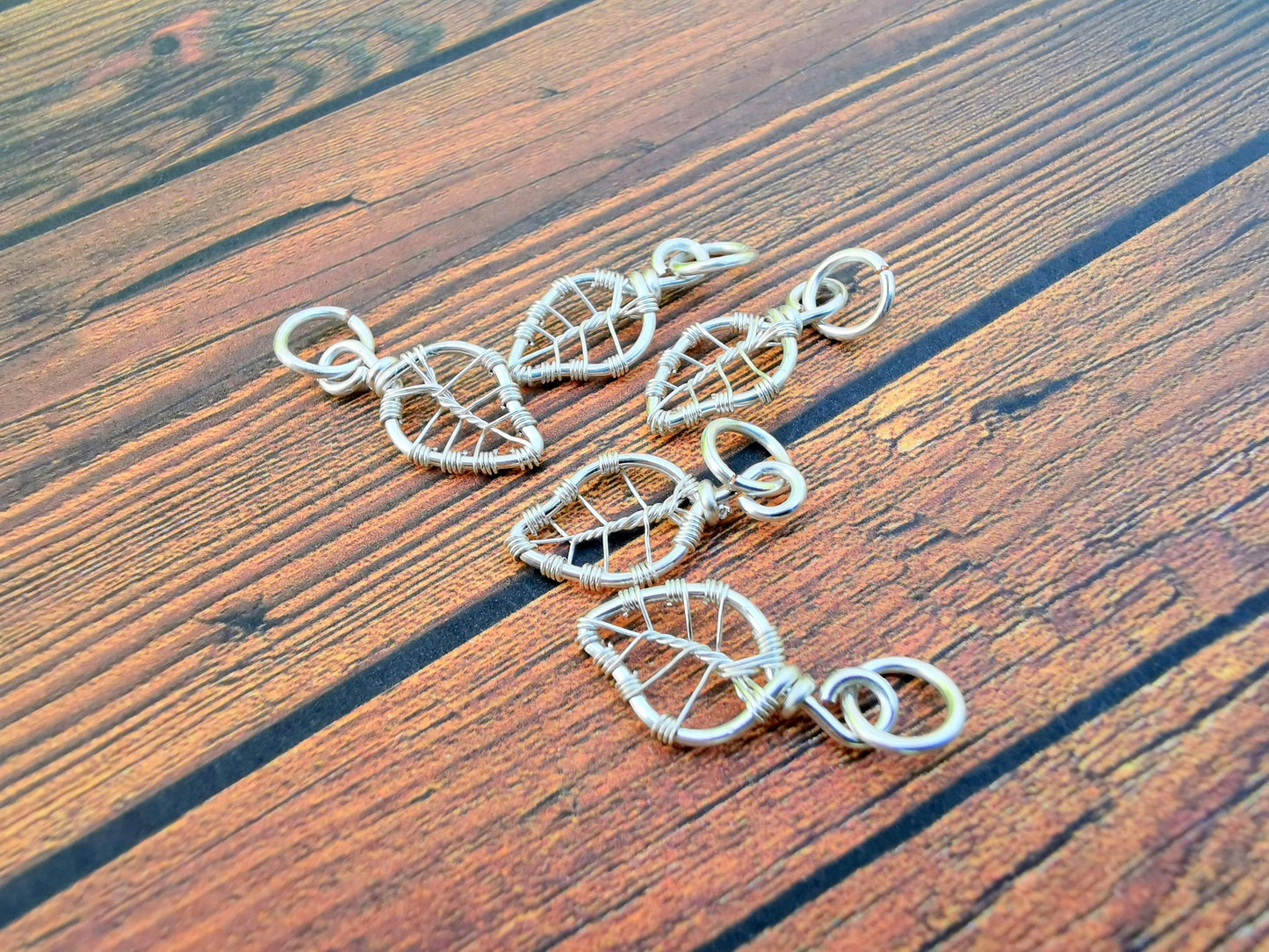 Wire-wrapped leaf charm pendant - Small pendant - 1 pc / 5 pcs / 10 pcs / 20 pcs / 50 pcs / 100 pcs