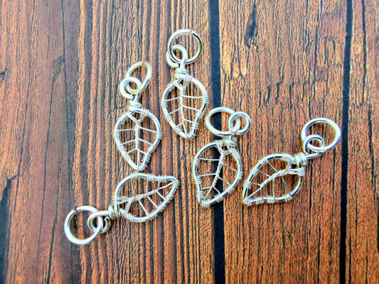 Wire-wrapped leaf charm pendant - Small pendant - 1 pc / 5 pcs / 10 pcs / 20 pcs / 50 pcs / 100 pcs