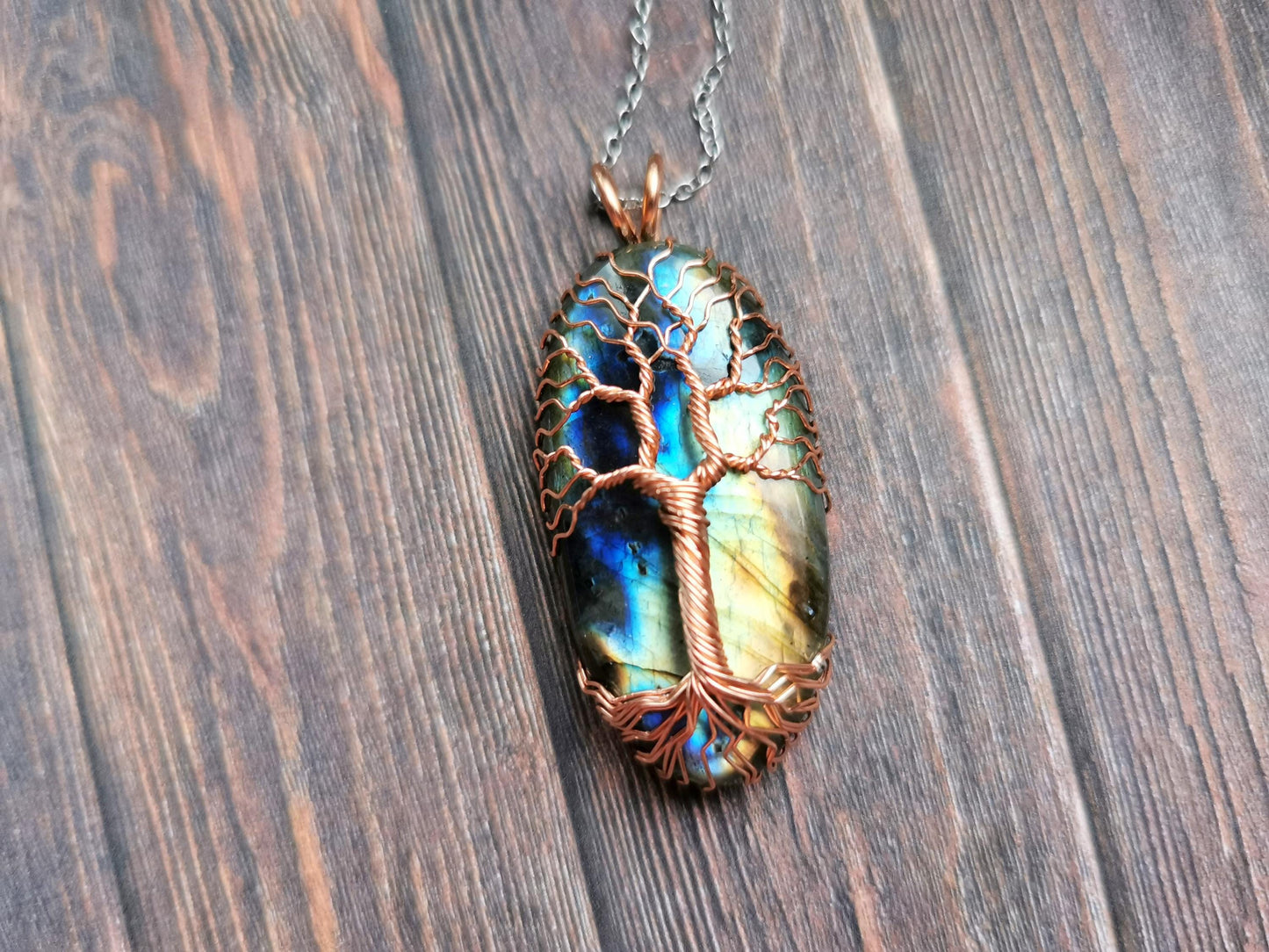 Tree pendant with a labradorite gemstone