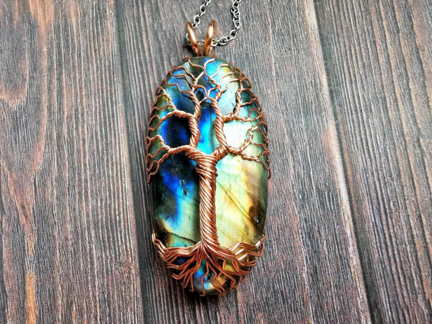 Tree pendant with a labradorite gemstone