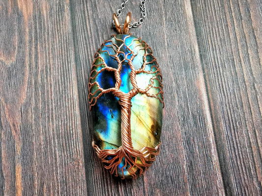 Tree pendant with a labradorite gemstone