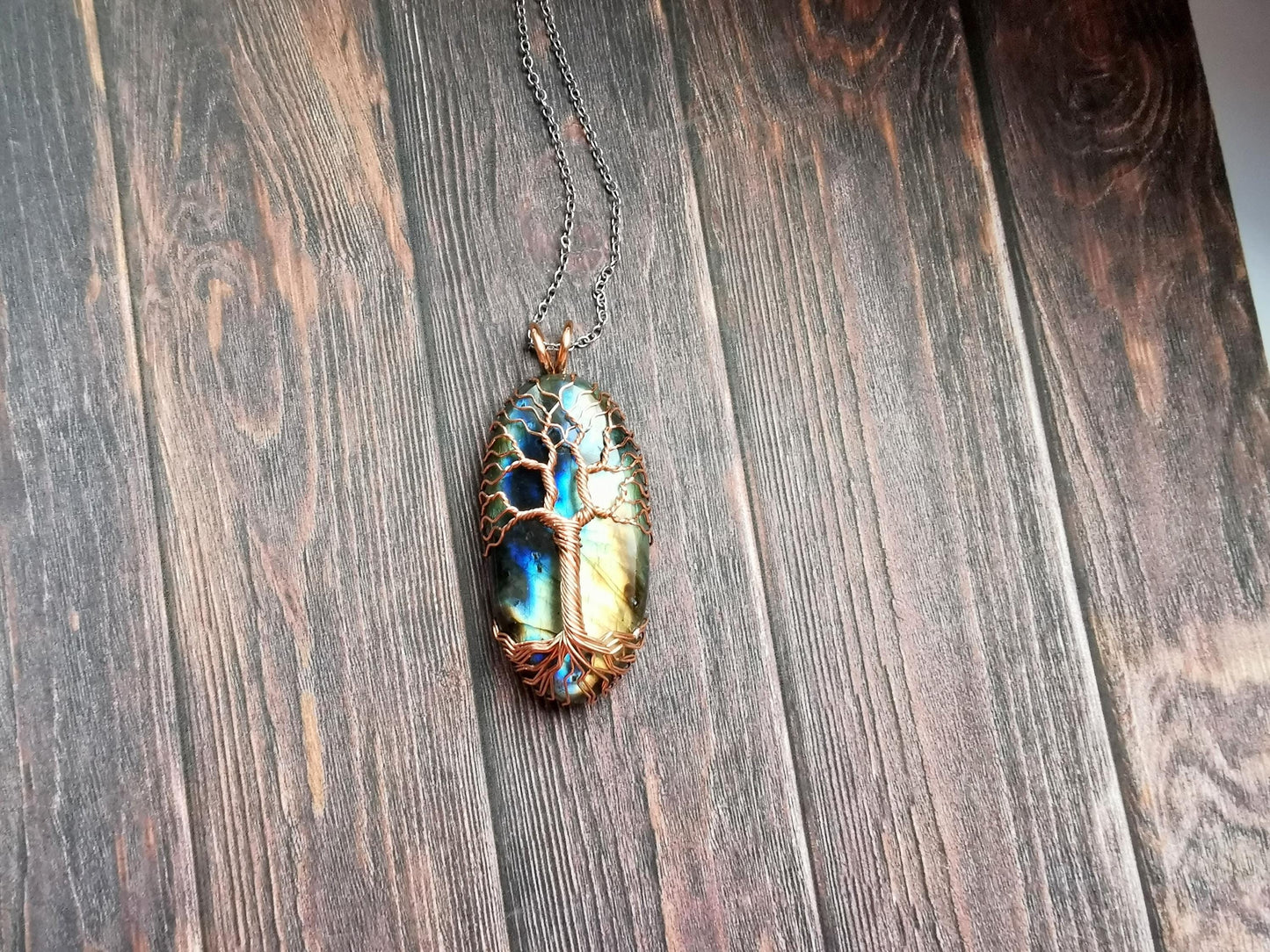 Tree pendant with a labradorite gemstone